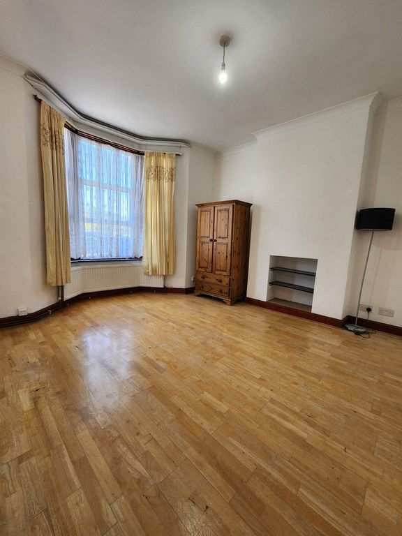 Property photo 1 of 3