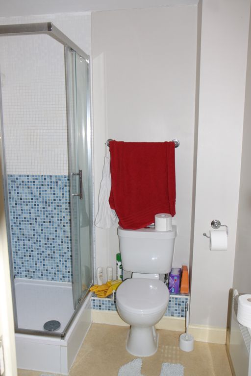 Property photo 2 of 11 Ensuite 