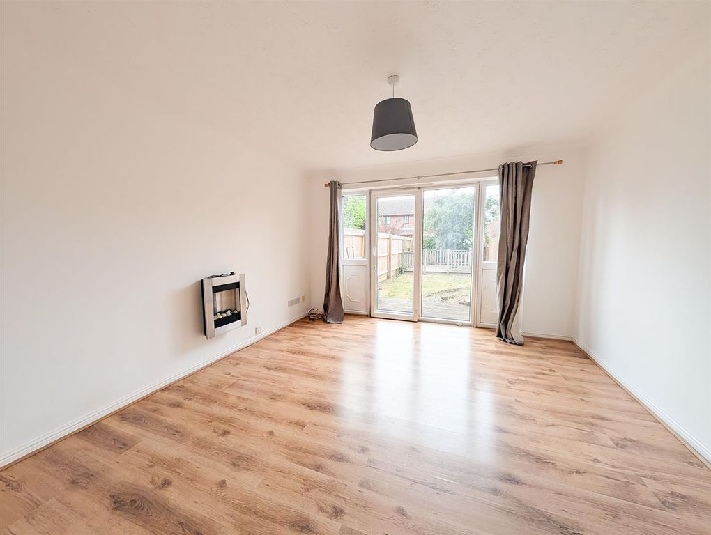 Property photo 3 of 8 Lr1.Jpg