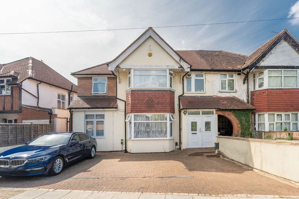 Property photo 1 of 8