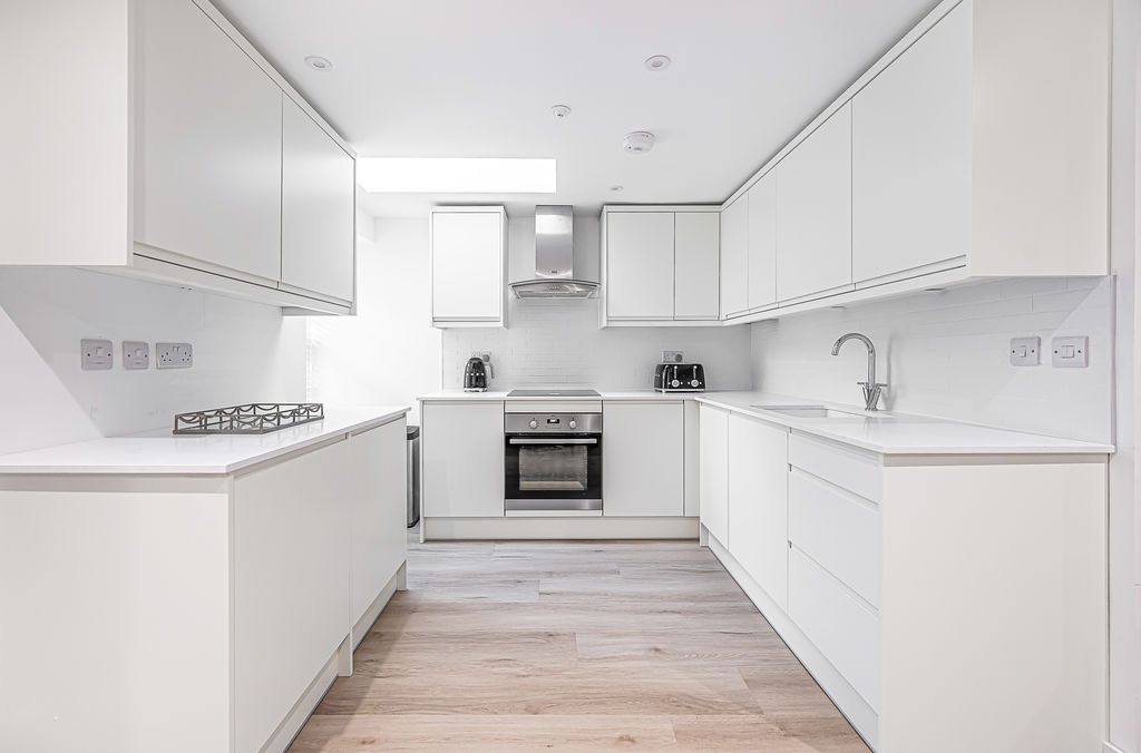 Property photo 2 of 28 Open Plan Kitchen