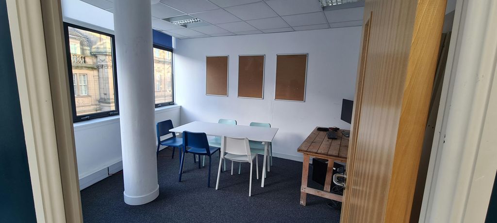 Property photo 2 of 8 20251125_130416.Jpg