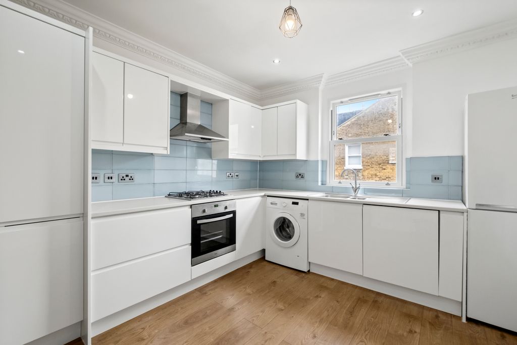 Property photo 3 of 10 Picture No. 34