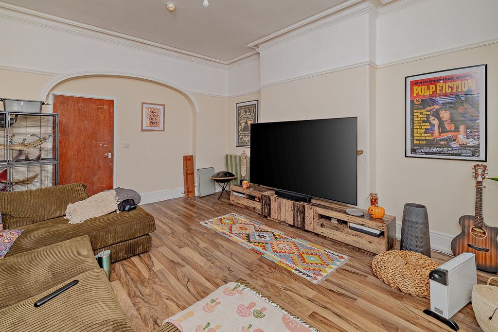 Property photo 3 of 38