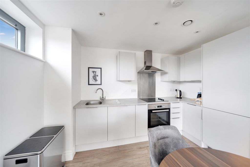 Property photo 2 of 7 The Winerack-12.Jpg