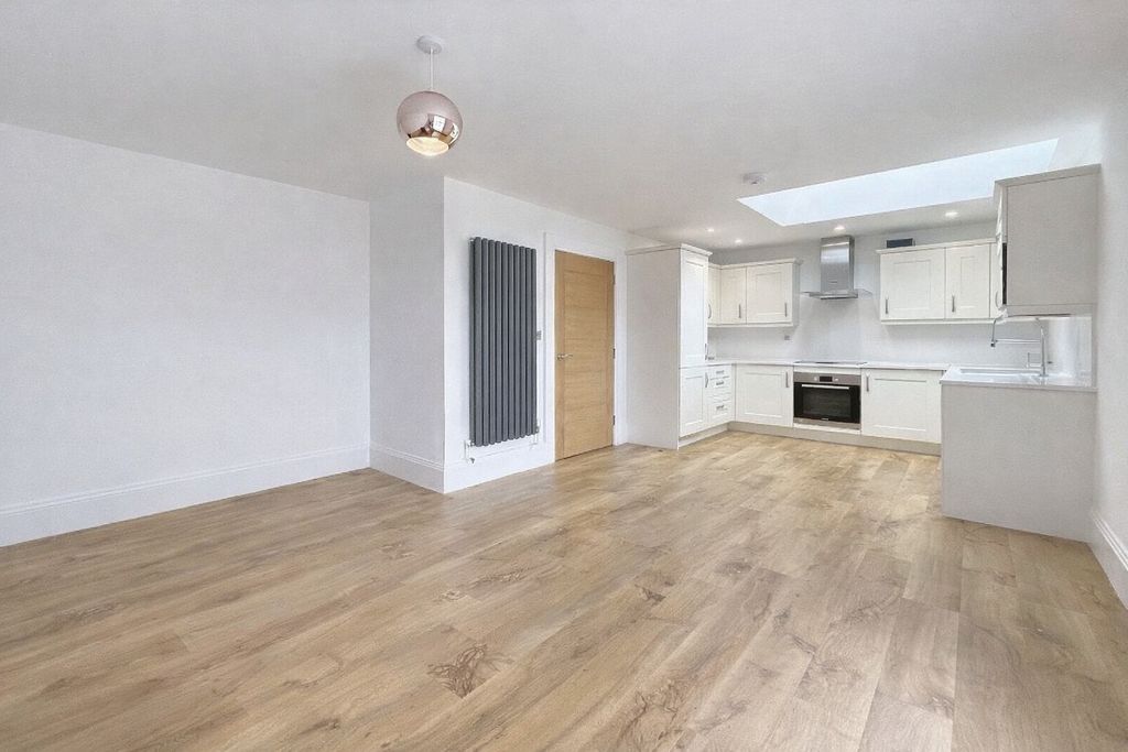 Property photo 3 of 15 4960155