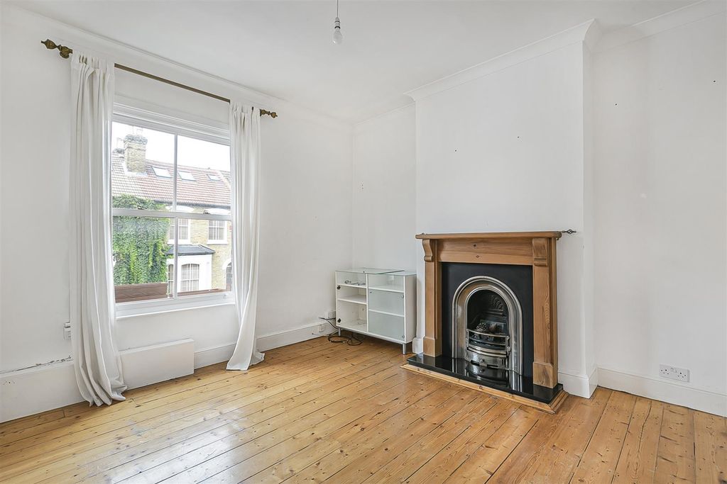 Property photo 2 of 11 2