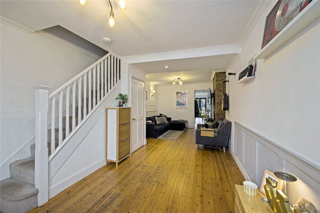 Property photo 3 of 12 Picture No. 14