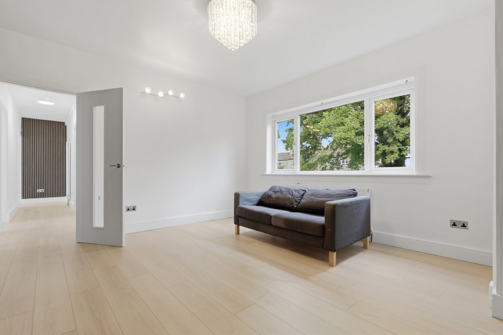 Additional image 3 of 3 bed flat for saleMuir Terrace, Paisley, Renfrewshire PA3
