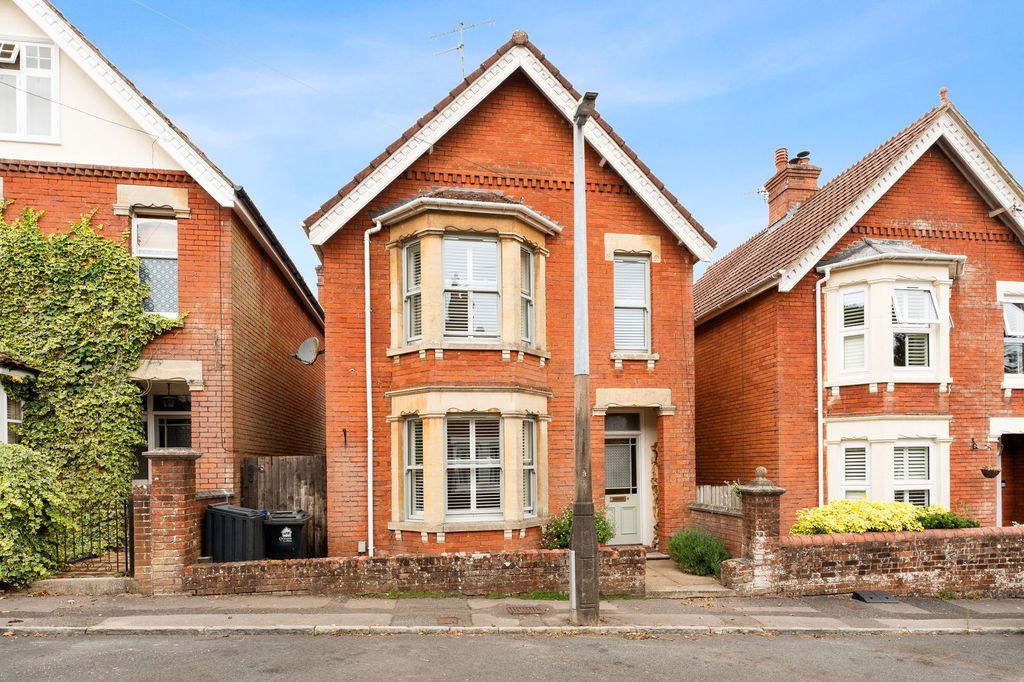 Property photo 1 of 19