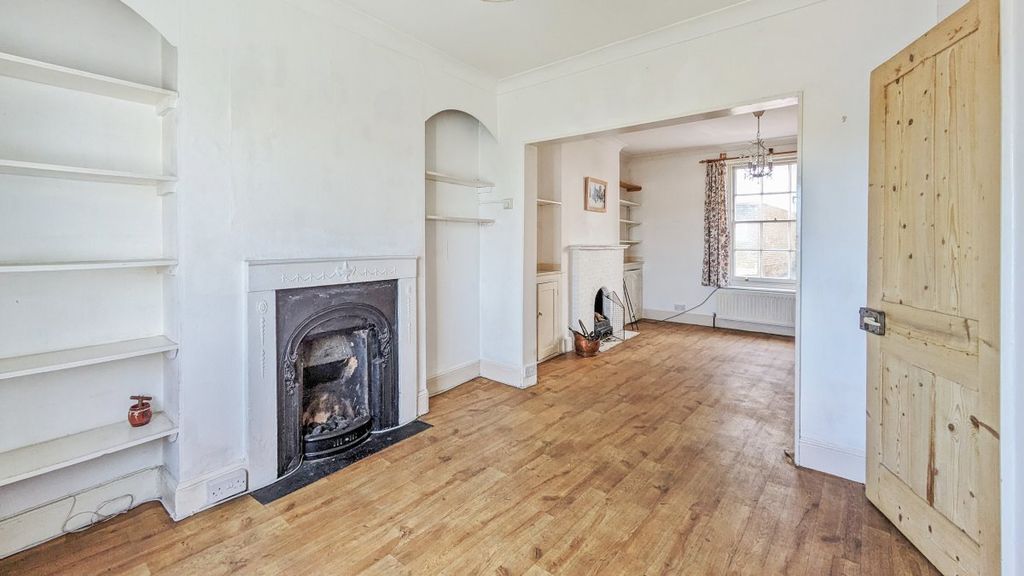 Property photo 3 of 12