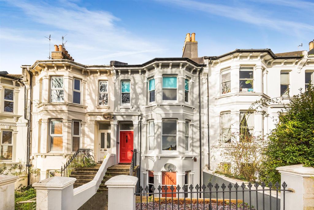 Property photo 1 of 29 Ditchling Rise, 93, Middle Flat-60.Jpg