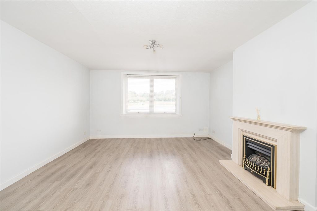 Property photo 3 of 18 1_Croft_Road_Kelso-4.Jpg