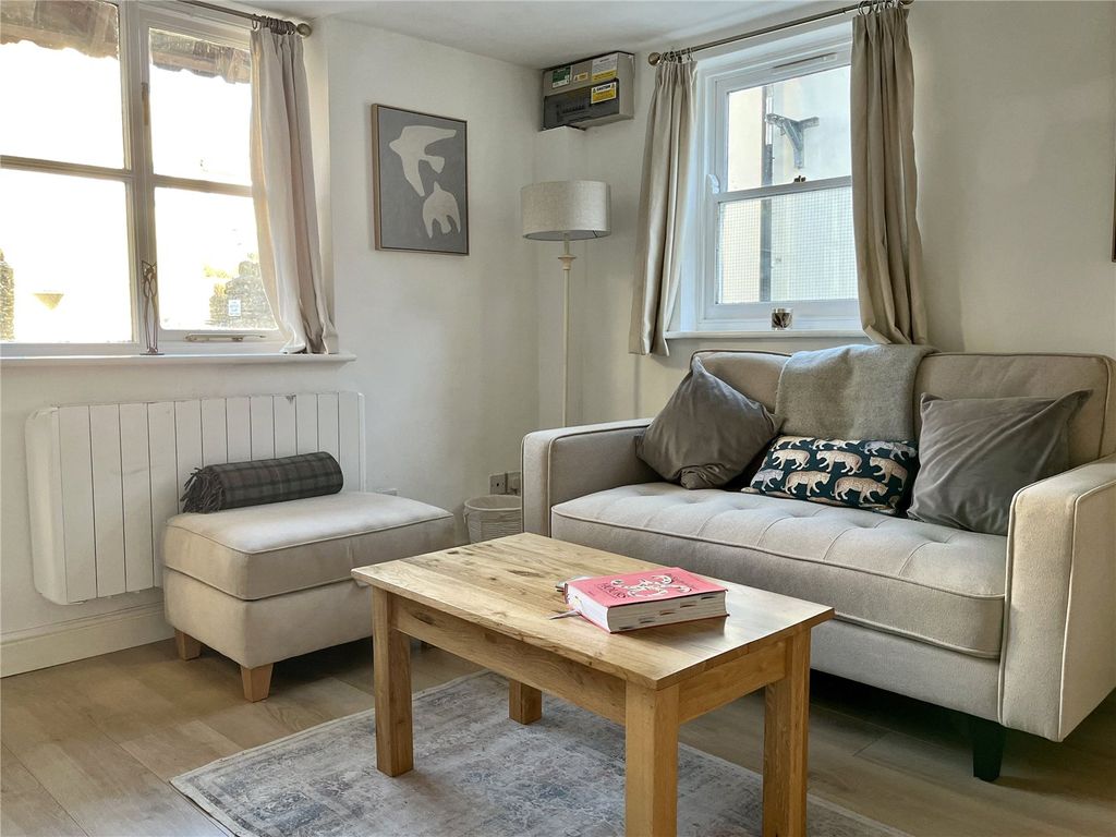 Property photo 2 of 9 Picture No. 34