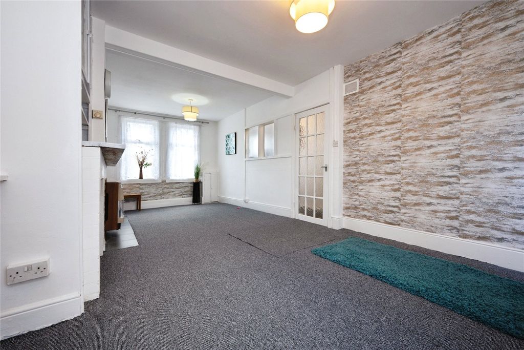Property photo 3 of 24 Picture No. 33