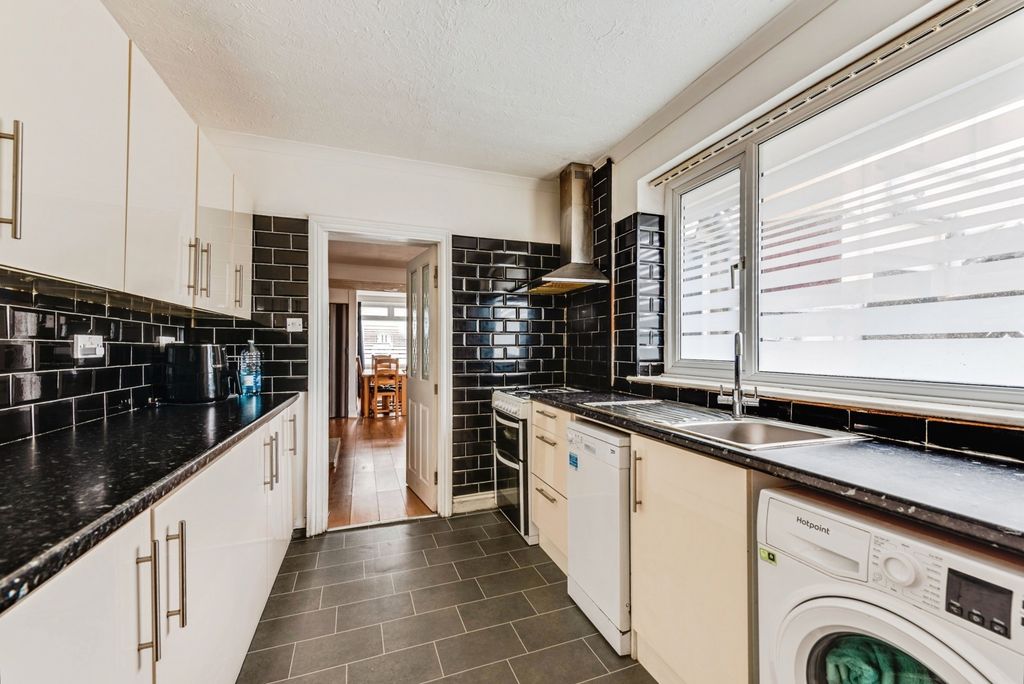 Property photo 3 of 20 Pbox-Img.Jpg