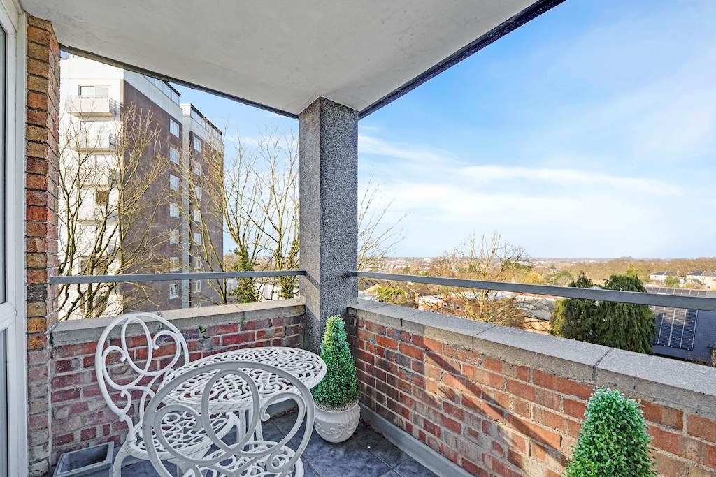 Property photo 1 of 14 08-7c9485623-Ap-Mck-18 High Ashton-13-Small