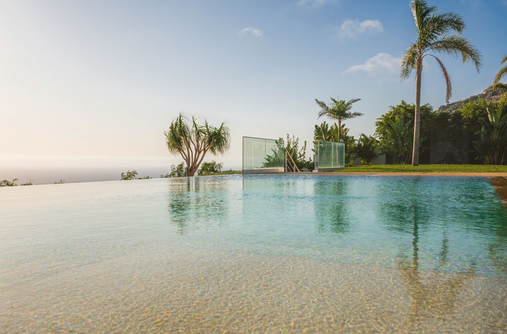 Property photo 3 of 61