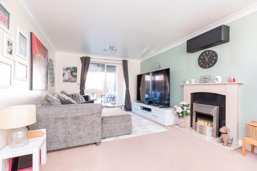 Property photo 2 of 18