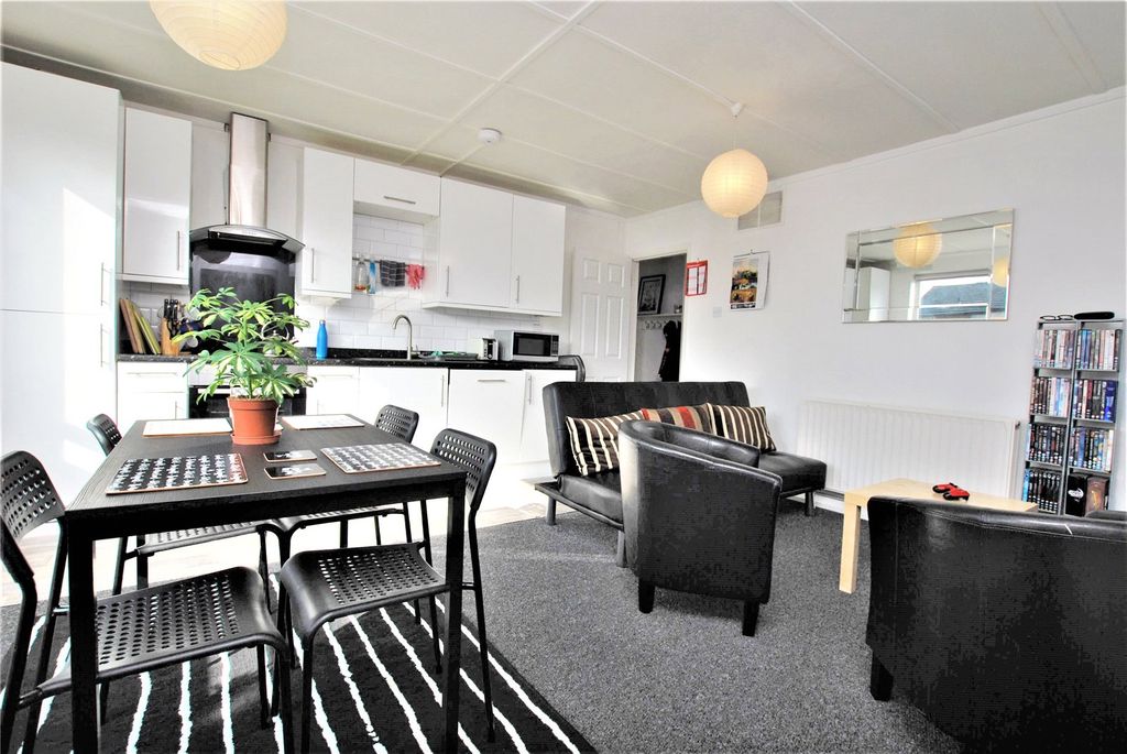 Property photo 3 of 11 Picture No. 01