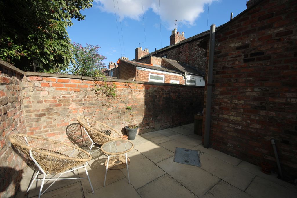 Property photo 3 of 8 Back Garden