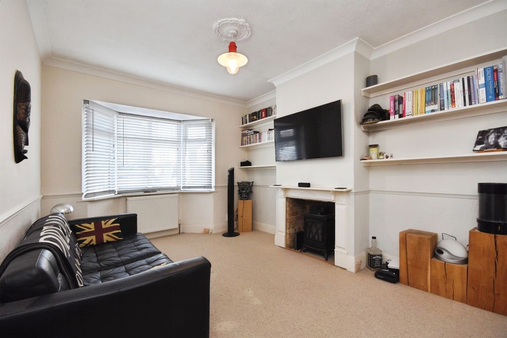 Property photo 3 of 17