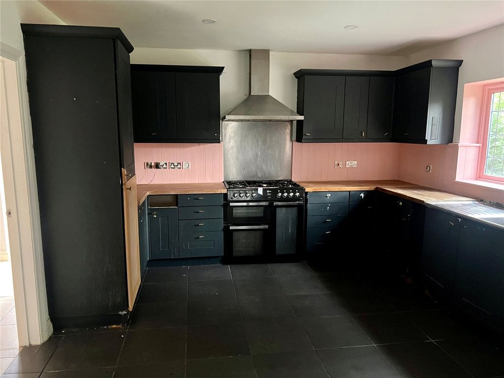 Property photo 2 of 17 Picture No. 38