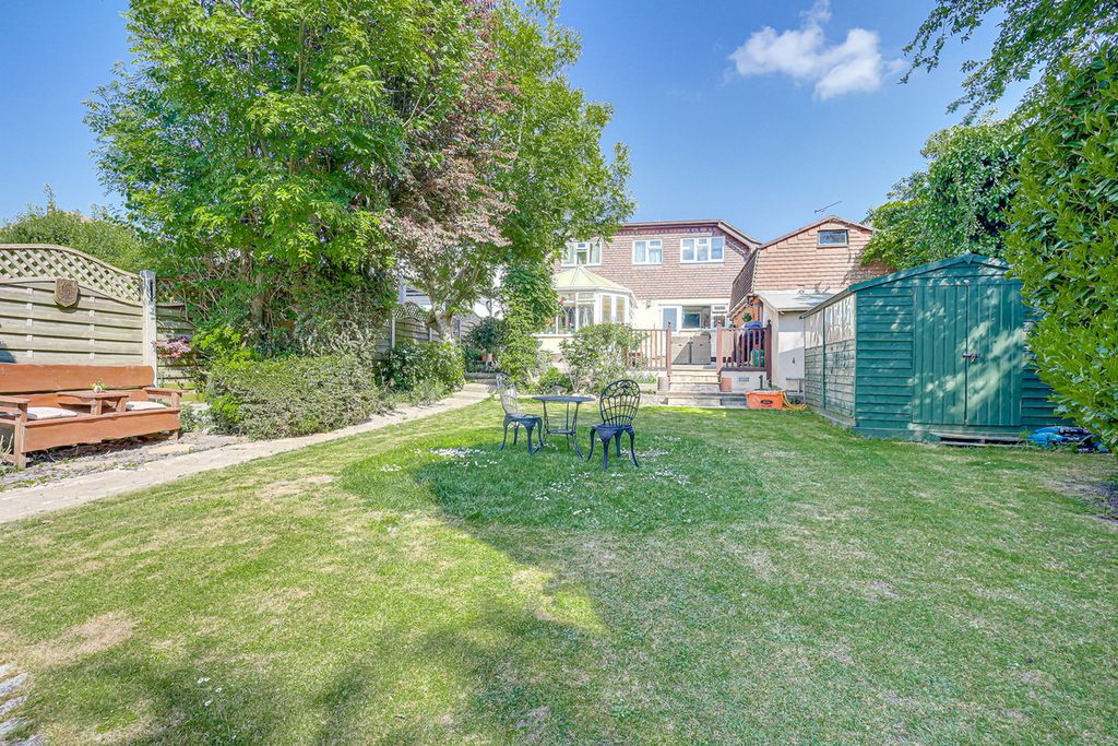 Property photo 2 of 33