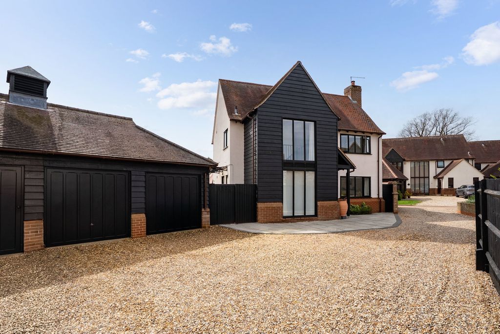 Property photo 1 of 26