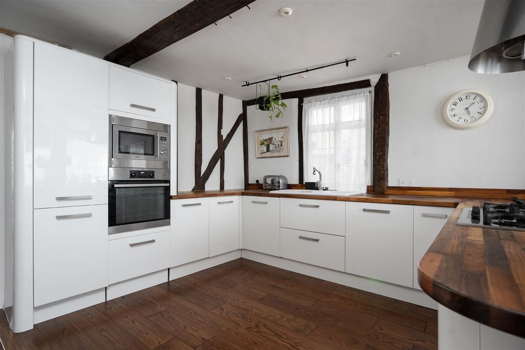 Property photo 3 of 36 Kitchen