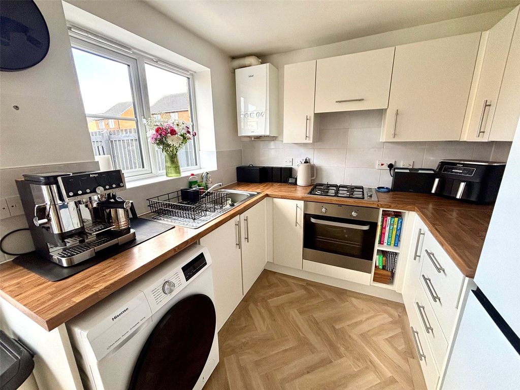 Property photo 3 of 18 Picture No. 06