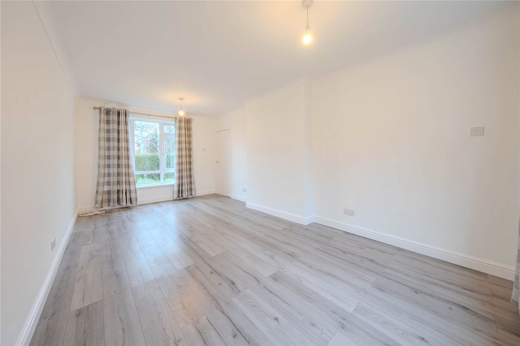 Property photo 3 of 8 Picture No. 01