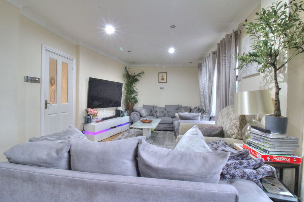 Property photo 3 of 9 Img_0825_6_7