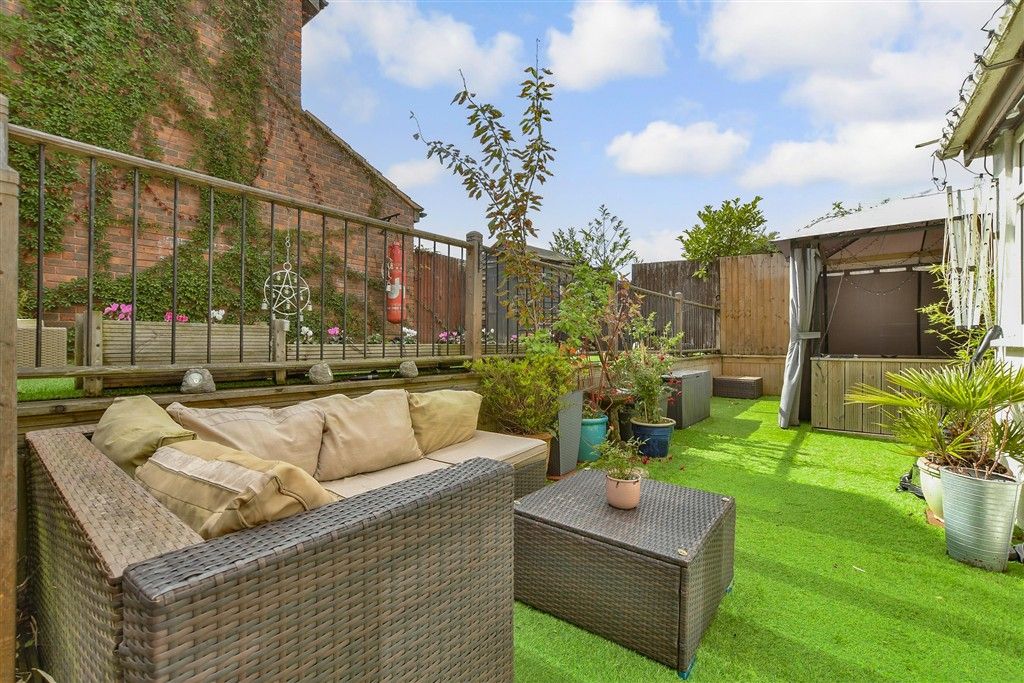 Property photo 1 of 16 Patio / Decking