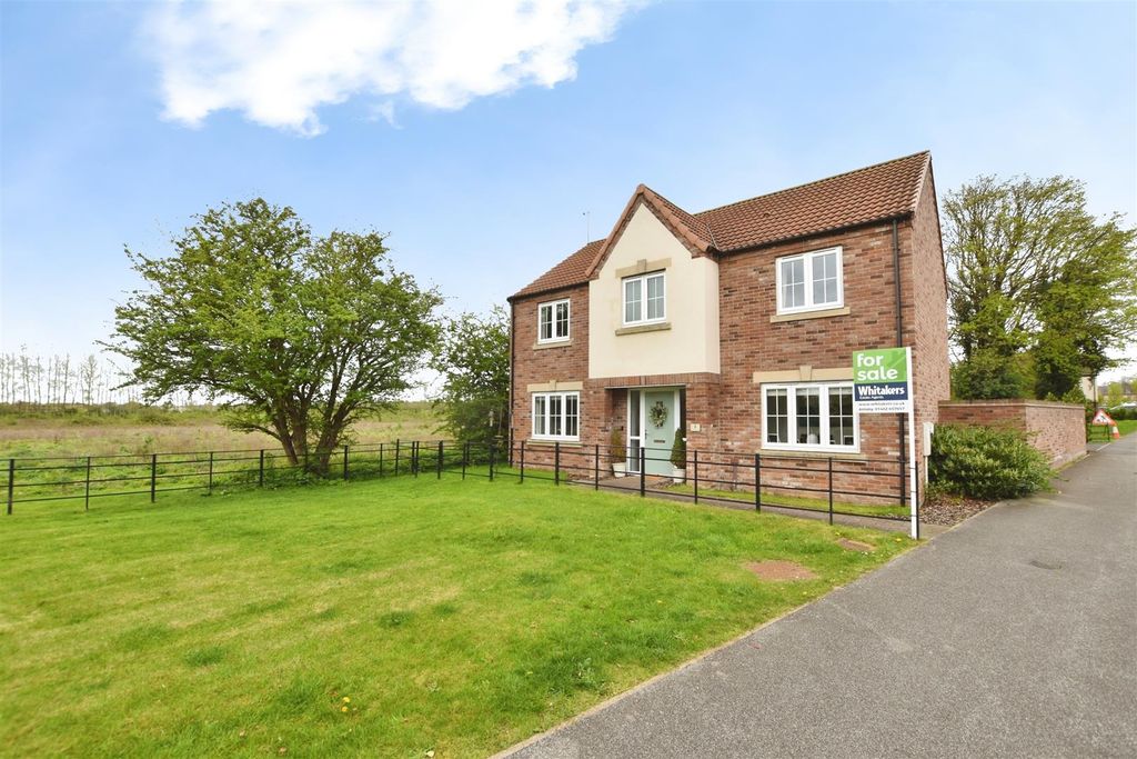 Property photo 1 of 20 Front External