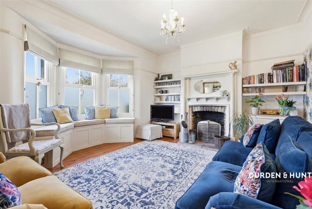 Property photo 2 of 21