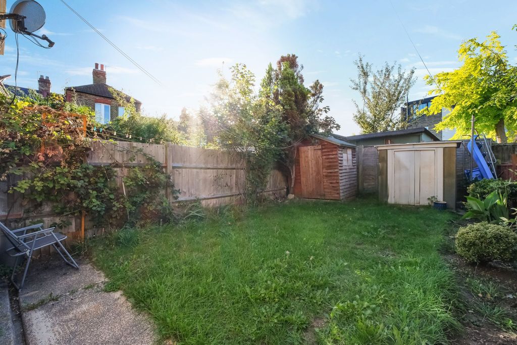 Property photo 2 of 25