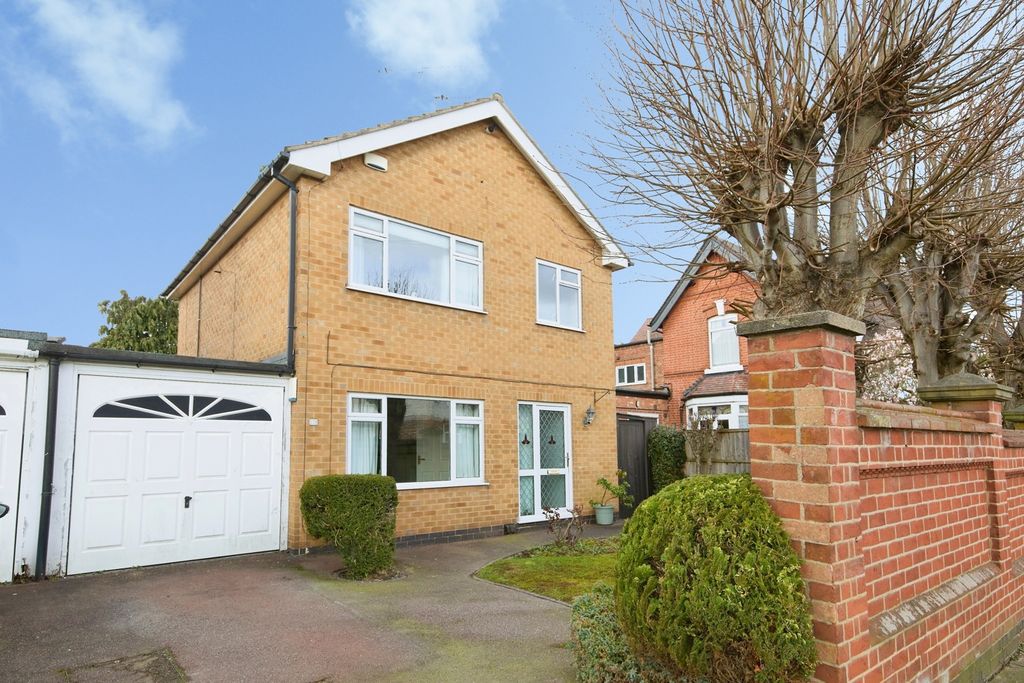 Property photo 1 of 17 Pbox-Img.Jpg