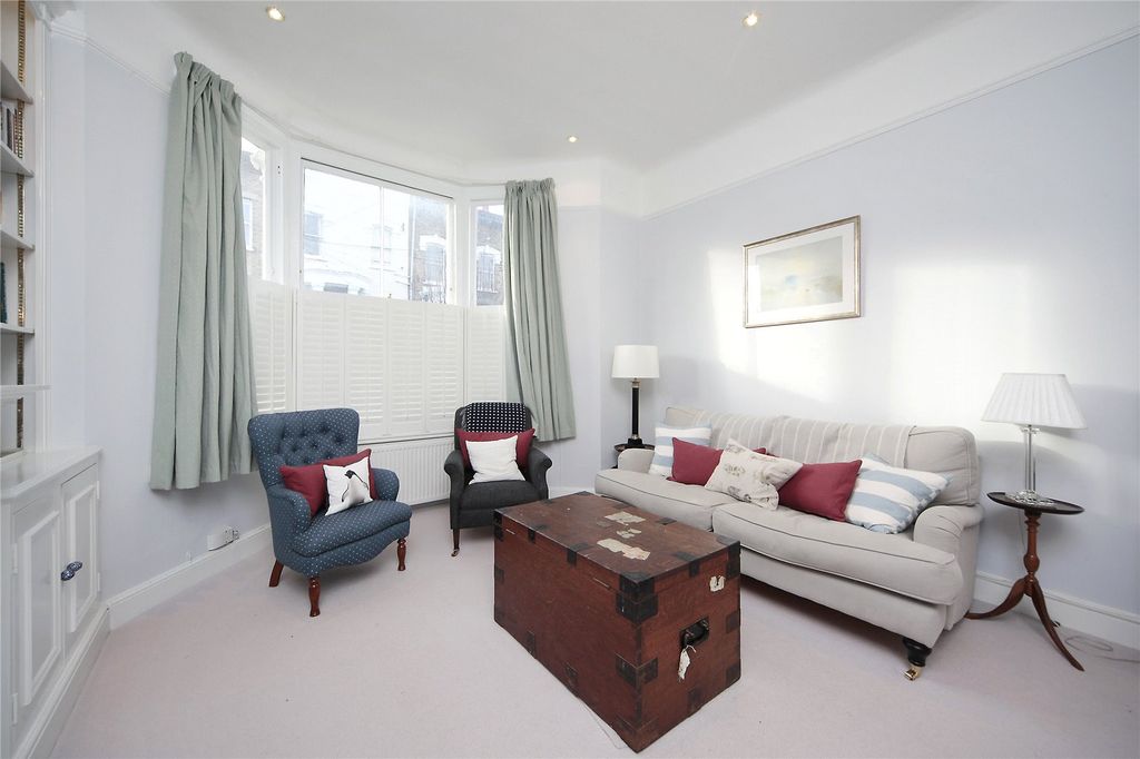 Property photo 2 of 11