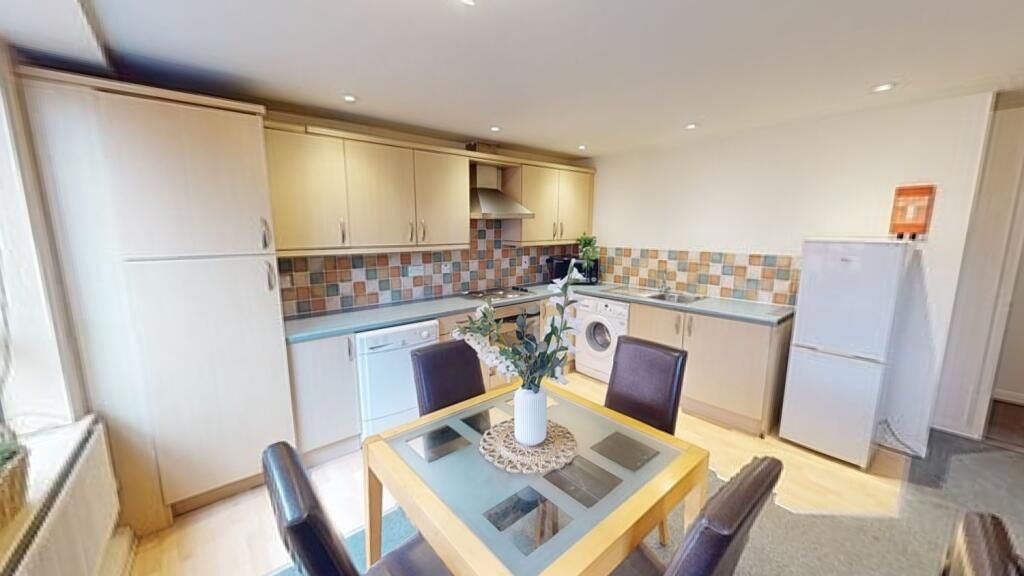 Property photo 1 of 6 Bright And Tidy Kitchen With Modern Appliances Inc...