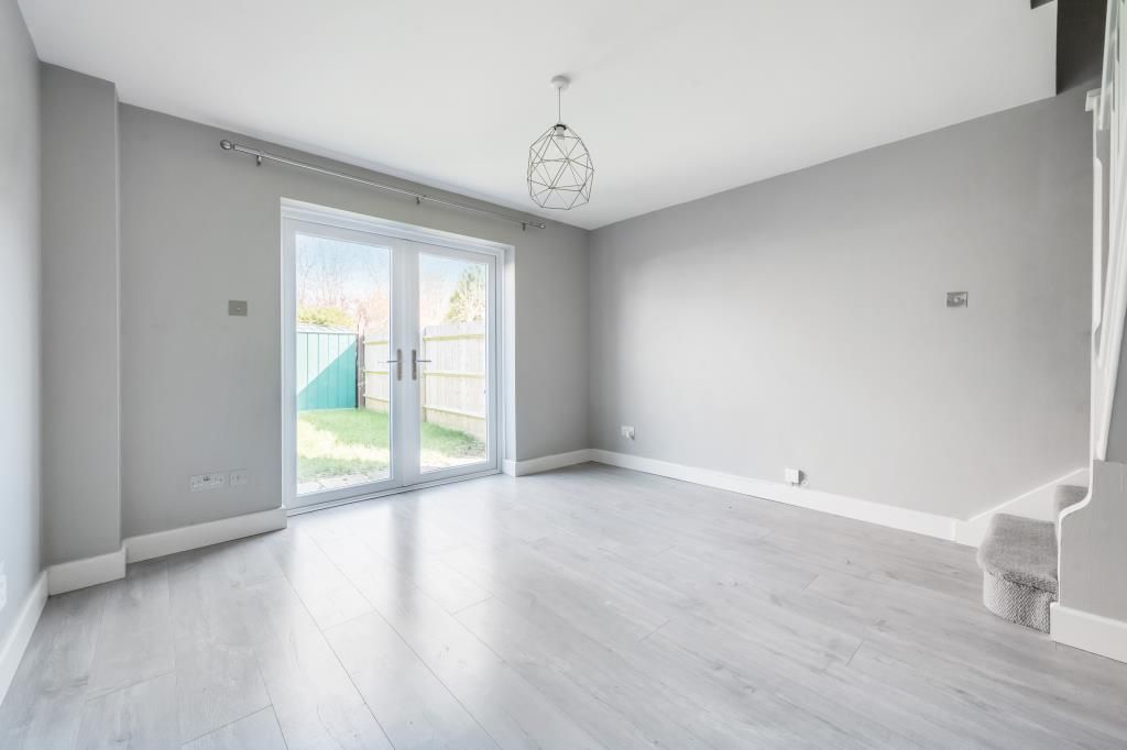 Property photo 3 of 20 Reception