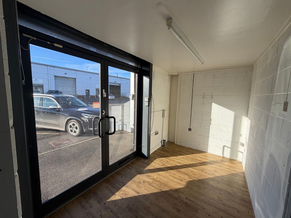 Property photo 3 of 7 Photo 9