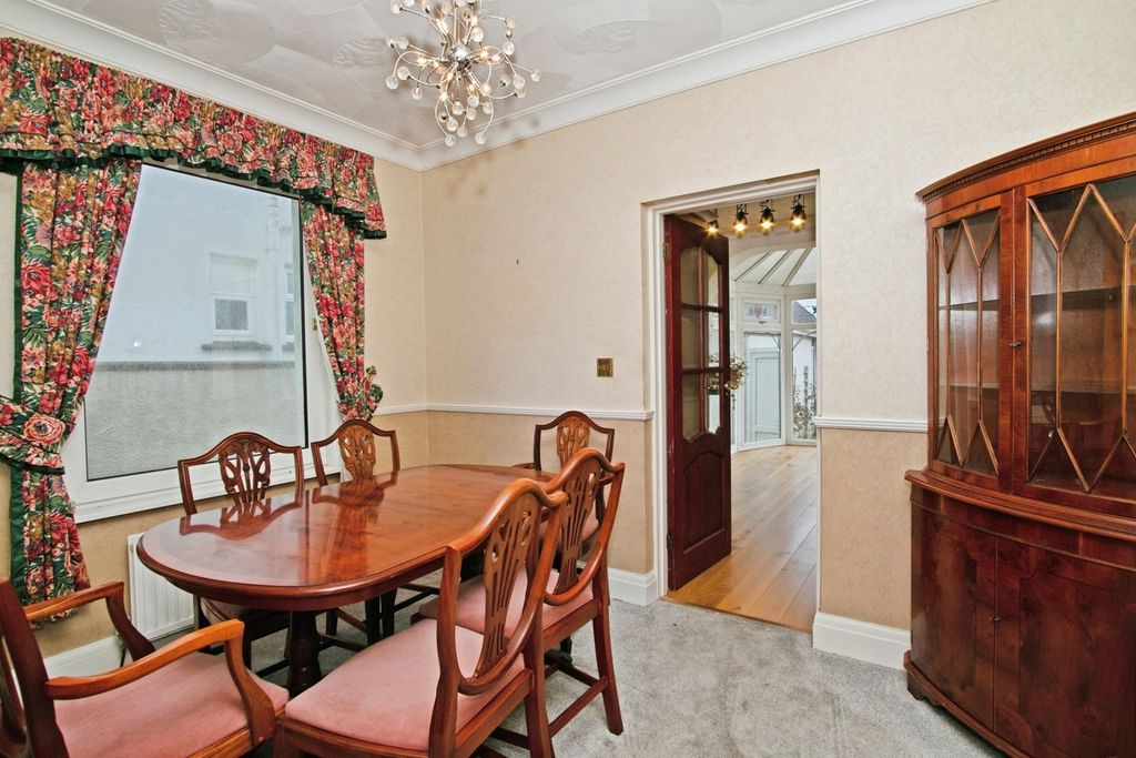 Property photo 3 of 34 Dining Room