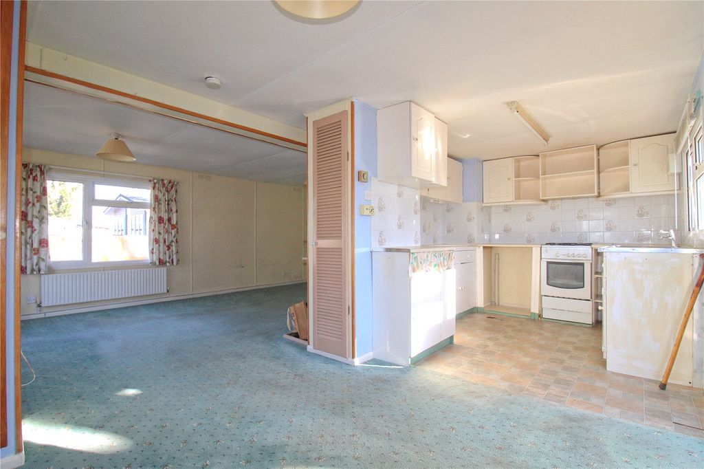 Property photo 3 of 17 Picture No. 12