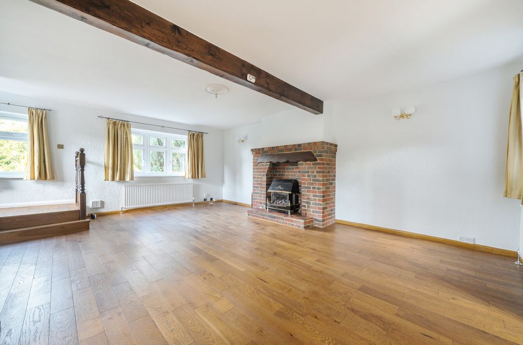 Property photo 3 of 25 1364303-8-68E7F30...