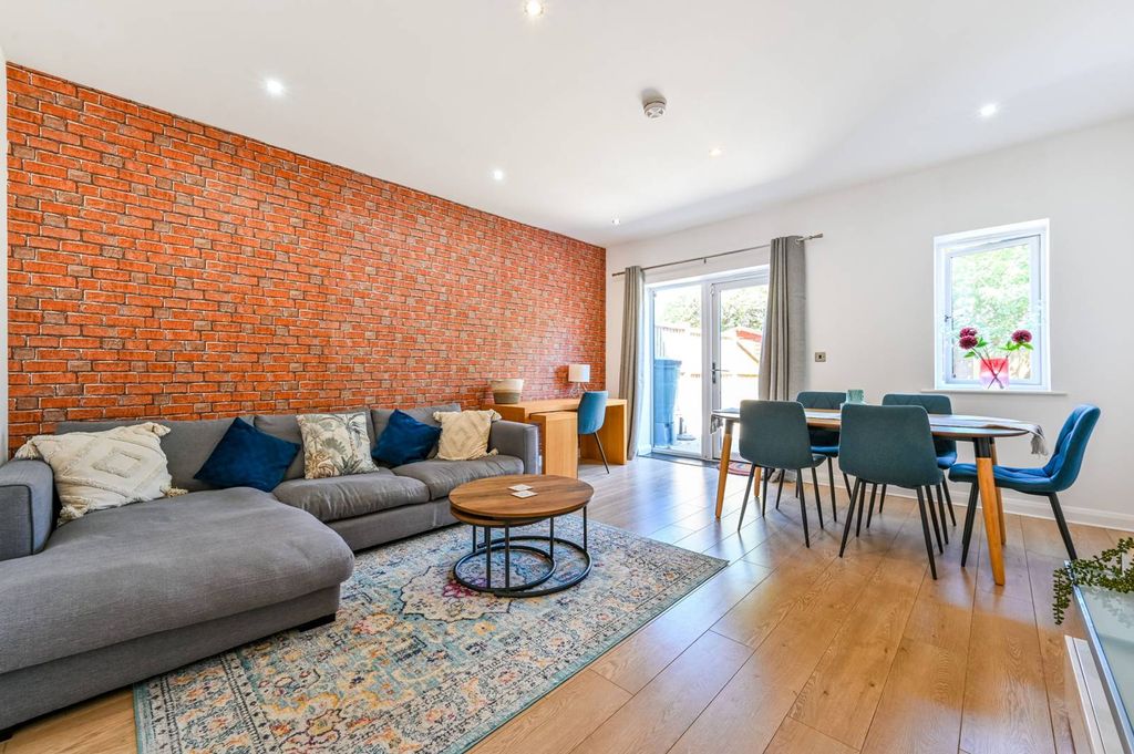 Property photo 2 of 16