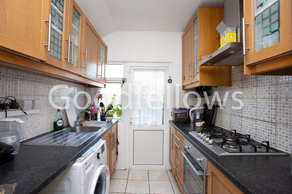Property photo 1 of 13 278 Sutton Common Rd