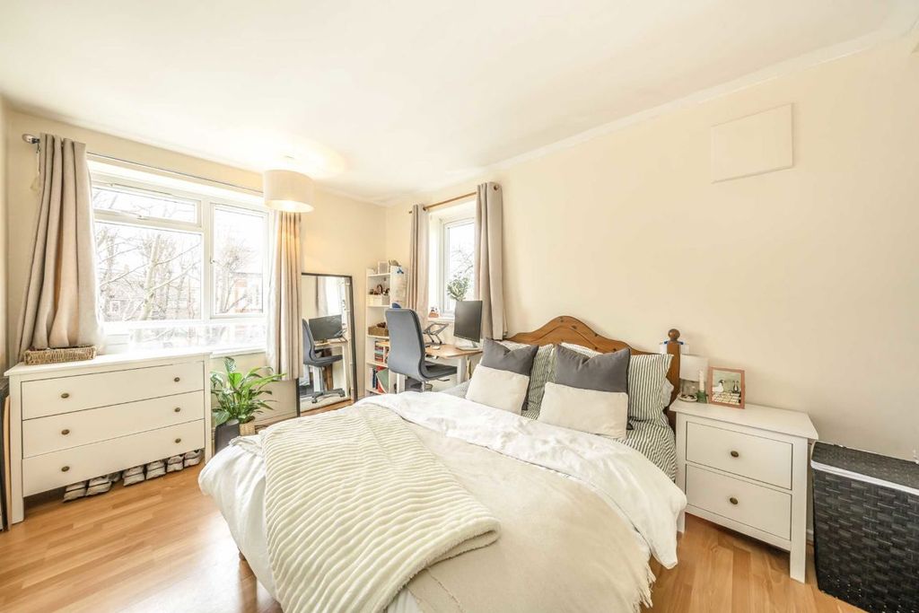 Property photo 3 of 5