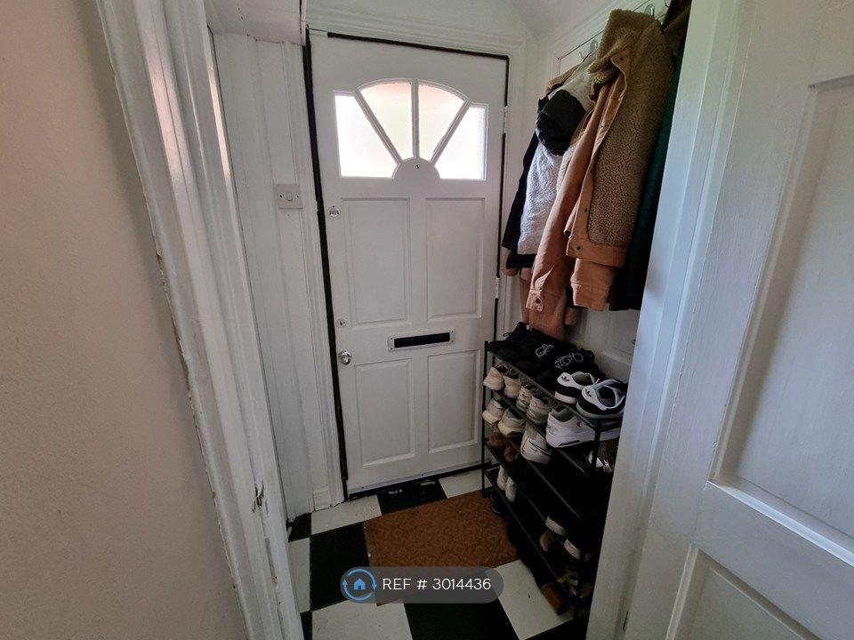 Property photo 2 of 16 Hall