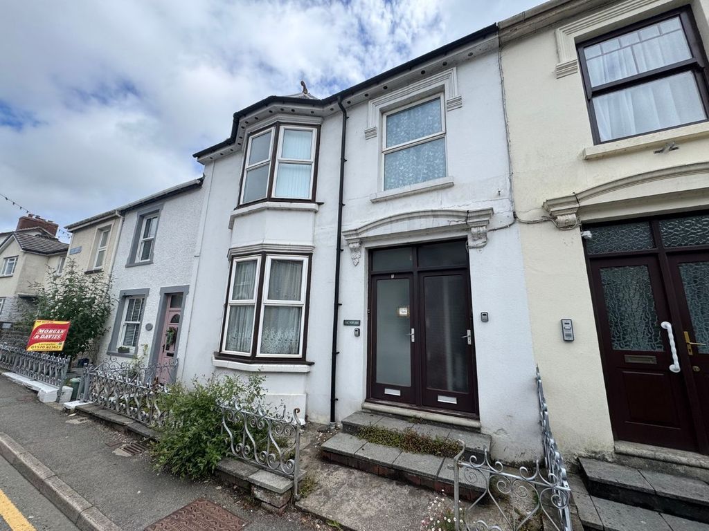 Property photo 2 of 30
